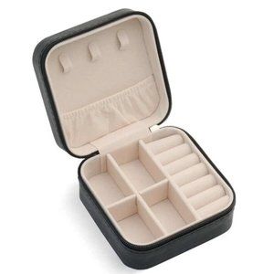 NIB Portable Travel Leather Mini Jewelry Rings, Necklaces Box organizer